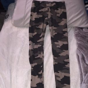 Camo leggings